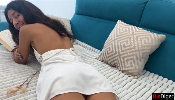 Que Difícil es Leer Mientras Me Coje